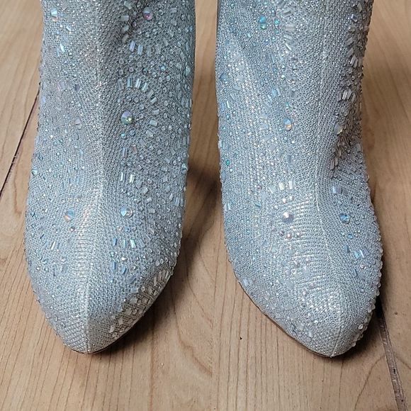 LAUREN LORRAINE "SIMMER" SILVER EMBELLISHED ANKLE BOOTS, SIZE 9.5 - Picture 5 of 11
